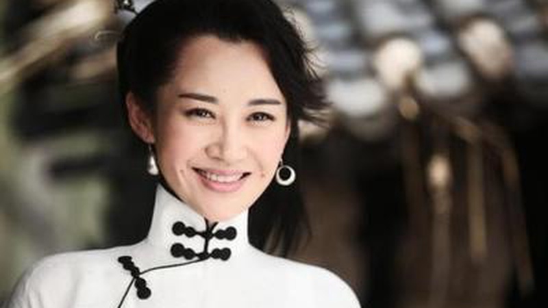 许晴陷软性封杀疑云，沉默未回应引发多方猜测